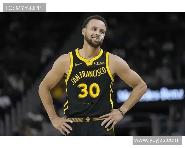 足球明星搞笑穿搭篮球衣瞬间引发热议趣味十足的体育跨界时刻 足球明星搞笑穿搭篮球衣瞬间引发热议趣味十足的体育跨界时刻