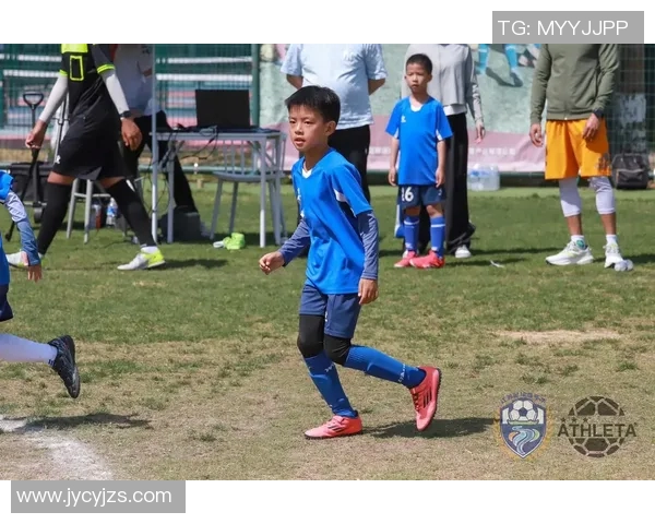 蚂蚁足球明星代言人携手打造青少年足球梦想新篇章 蚂蚁足球明星代言人携手打造青少年足球梦想新篇章