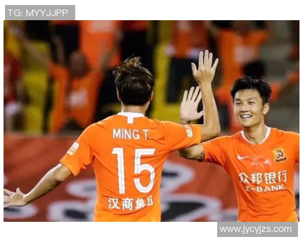 帅气足球明星兄弟同框合影展现青春活力与运动魅力 帅气足球明星兄弟同框合影展现青春活力与运动魅力