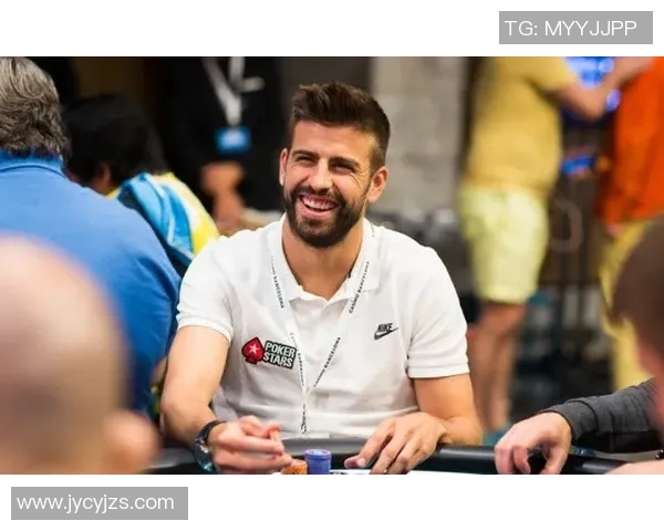 足球明星与混血模特的推特互动揭秘引发热议