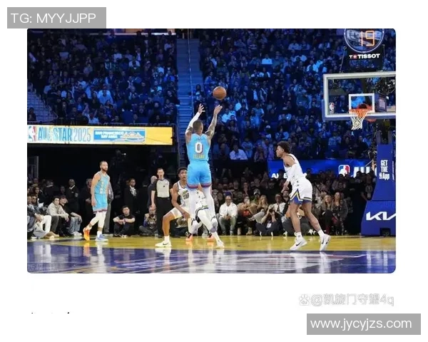 篮球明星之间的友谊与竞争在赛场外的轻松寒暄时刻